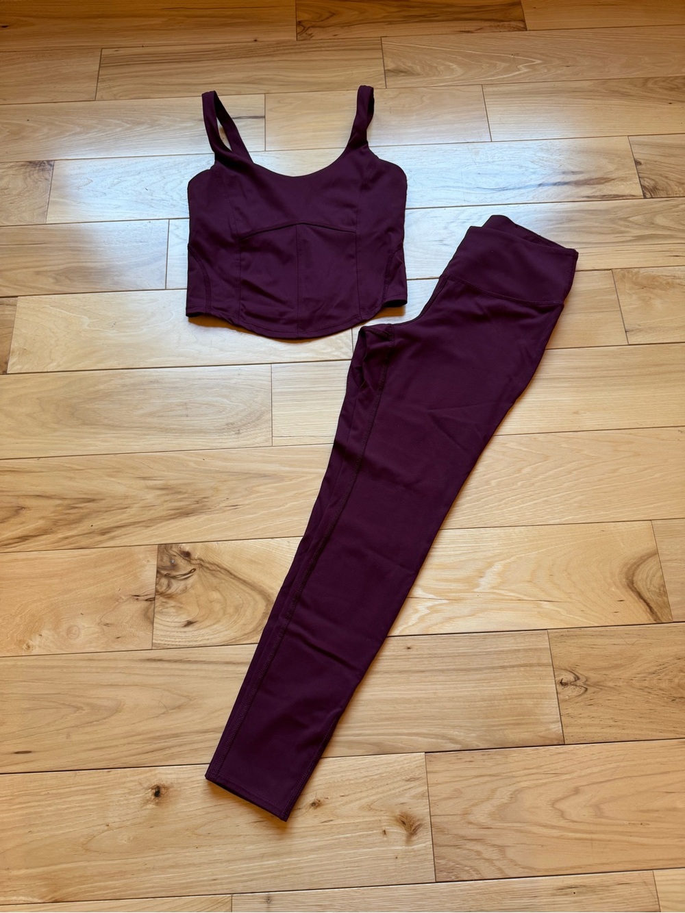 Burgundy set - Picture 1 of 9